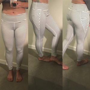 Scorpio Sol white striped gym leggings